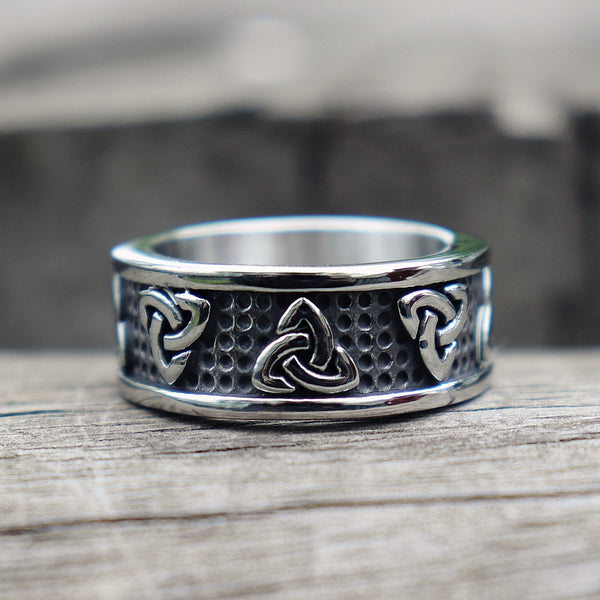 Triquetra Ring